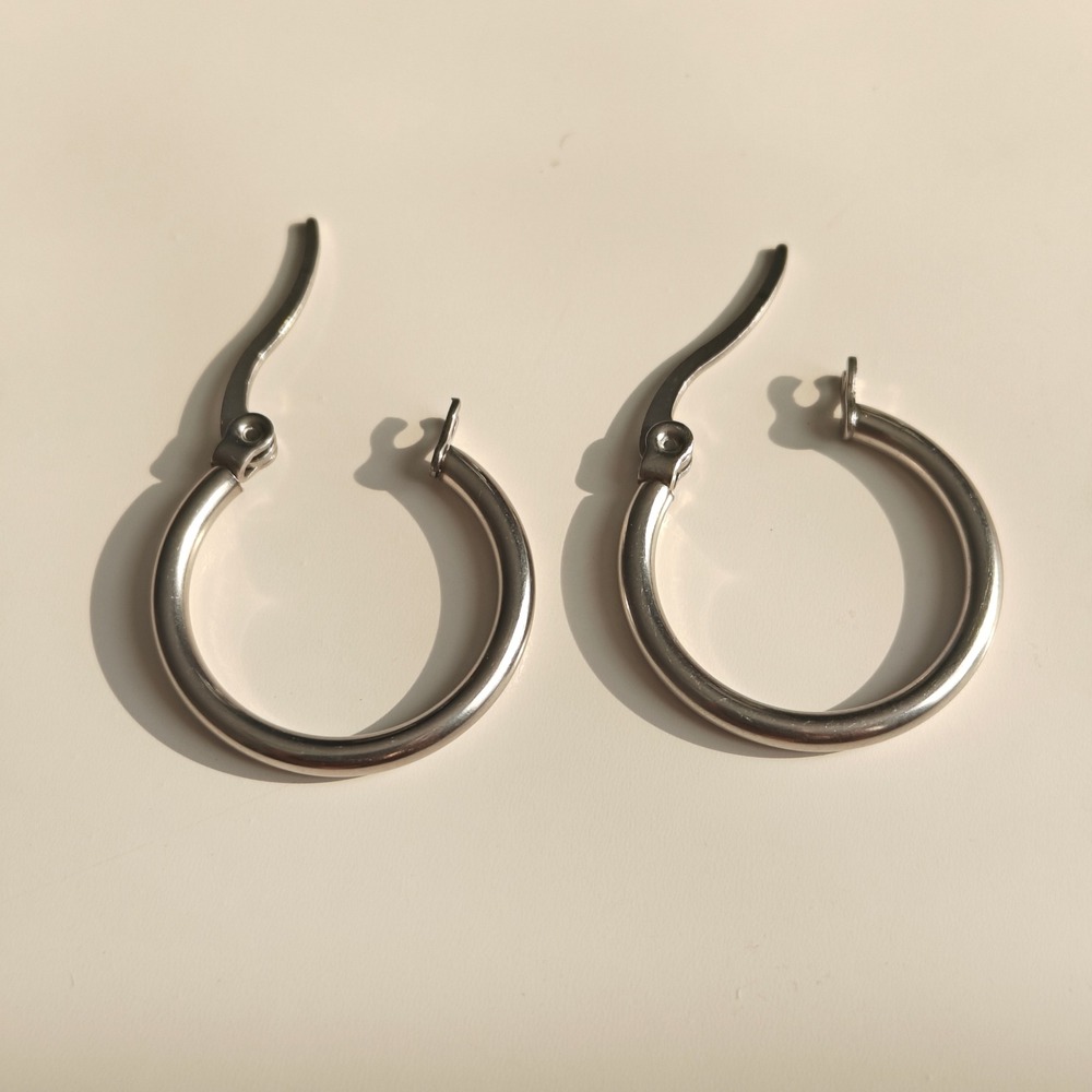 Silver Tone Polished Round Small Hoop Earrings Hinge Snap Minimalist Jewelry - Picture 4 of 4